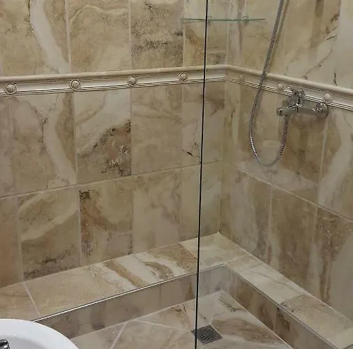 Guest Old Captain بيت شباب *