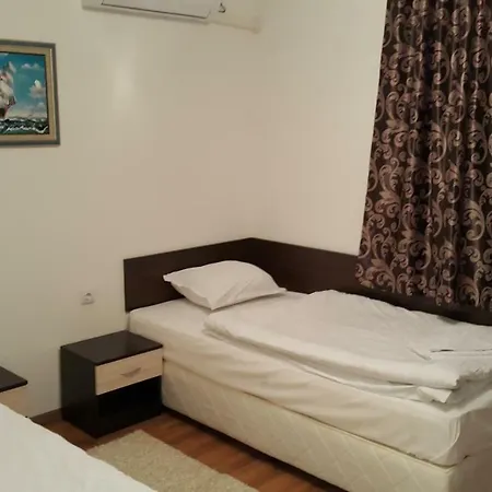 Guest Old Captain Хостел *