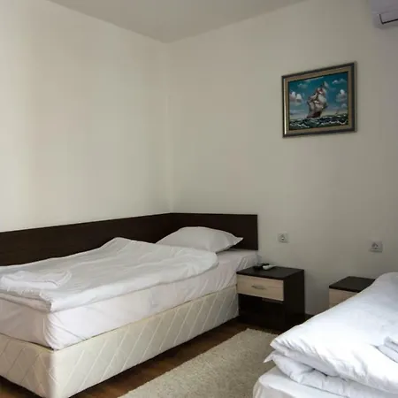 Guest Old Captain Хостел